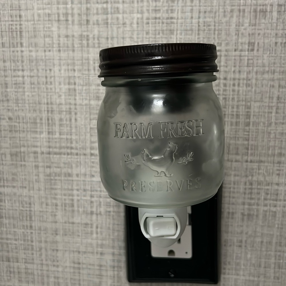 Farmhouse style wax warmer